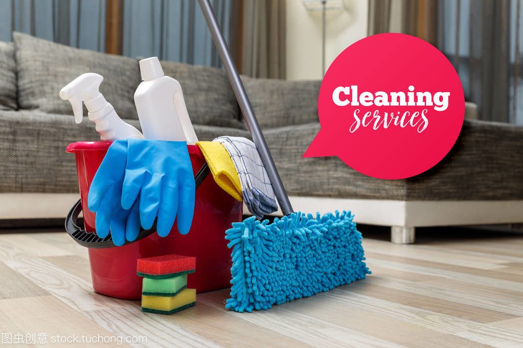 清潔服務。海綿、 化學品和拖把